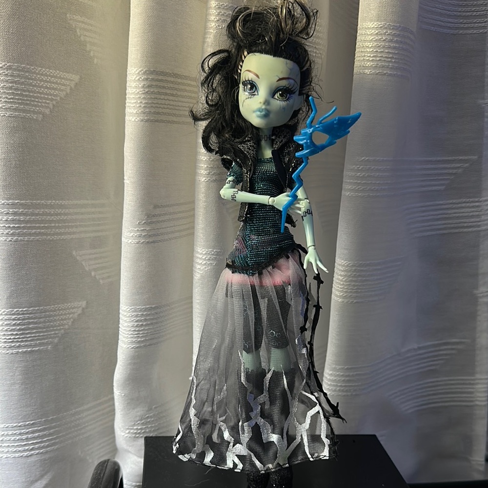 Monster High Black and Blue Fashion Doll with Accessories